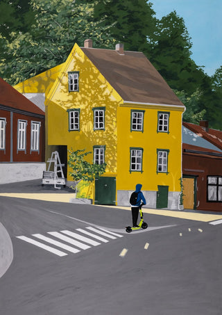 Low sun forever by Jaron Su - yellow house on an Oslo street corner in low sun
